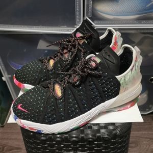 Nike LeBron James 18